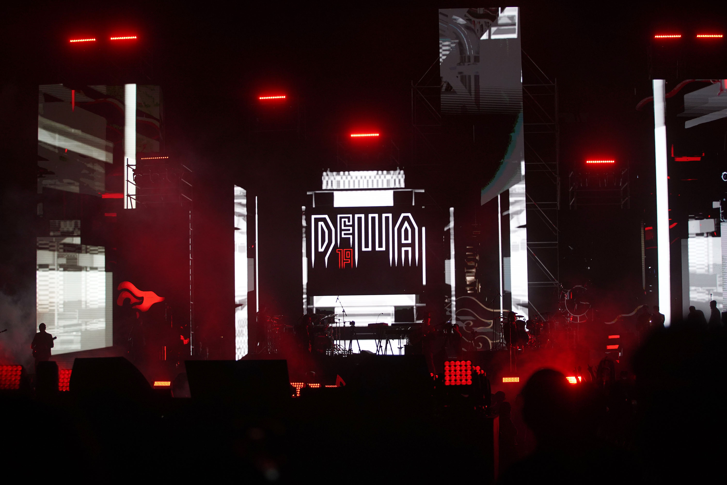 konser-30-tahun-dewa-19-di-jis_20230204_212350.jpg
