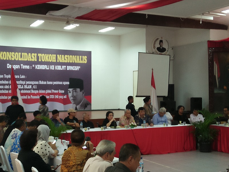 konsolidasi-tokoh-nasionalis-yang-bertajuk-kembali_20161120_160444.jpg