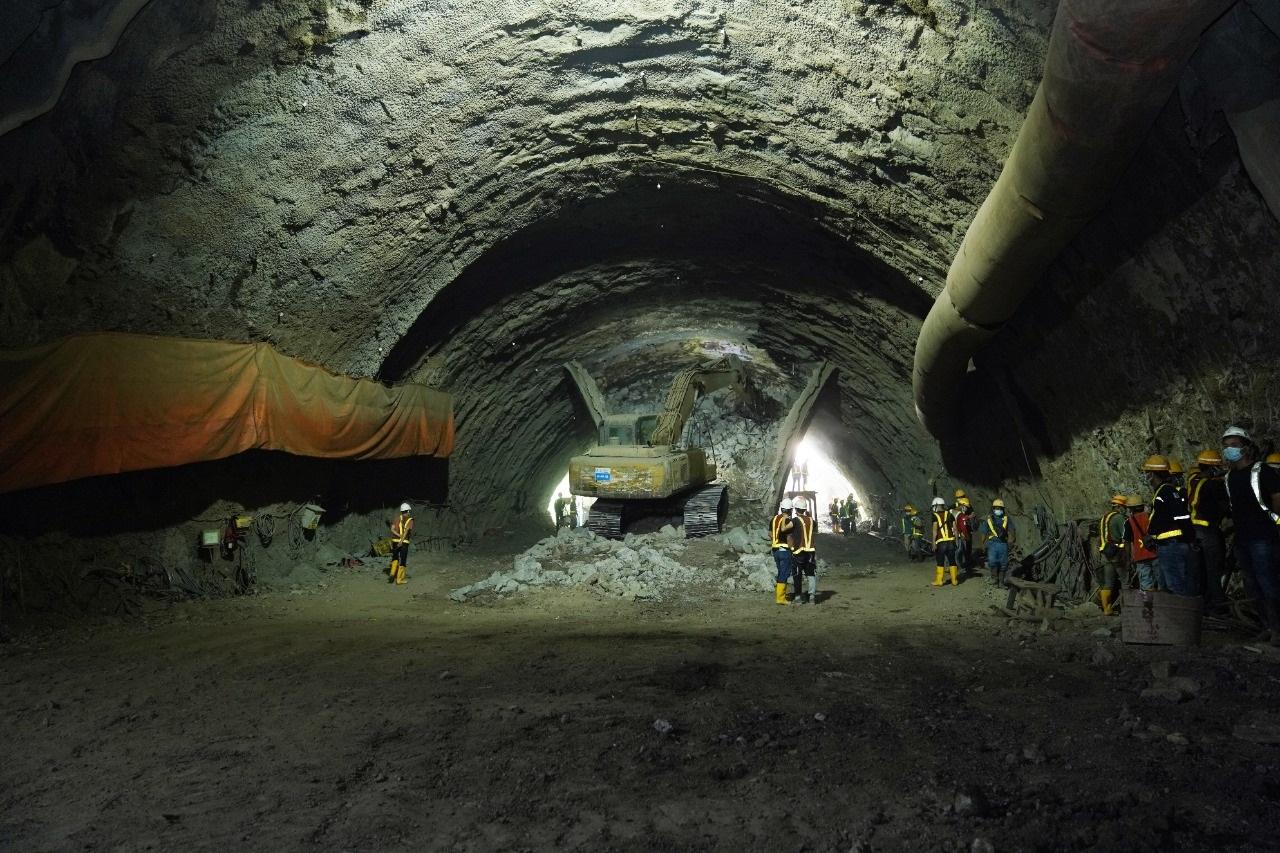 konstruksi-tunnel-2-kereta-cepat-jakarta-bandung-kcjb-kcic.jpg