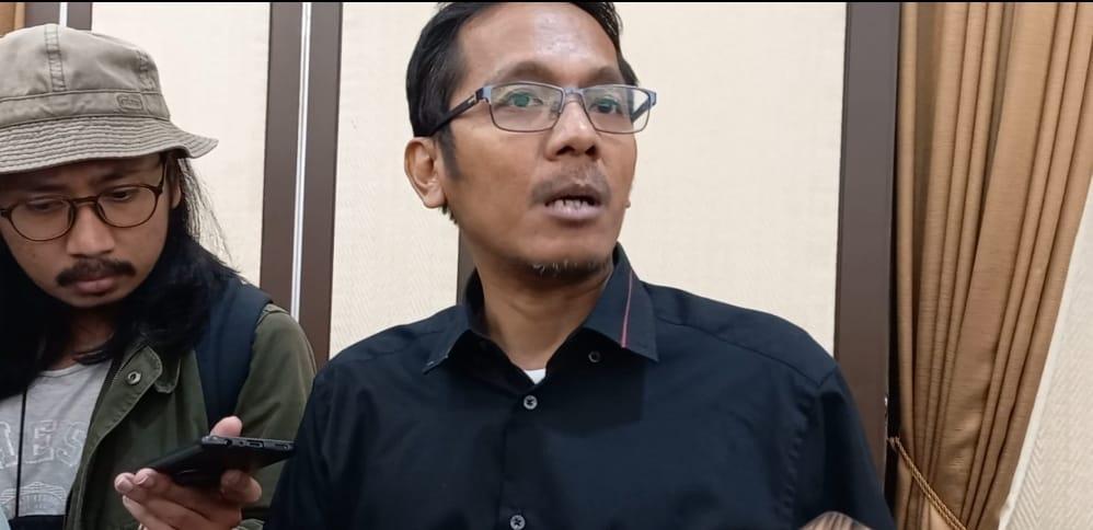 koordinator-save-our-soccer-satgas-antimafia-bola-independen-akmal-marhali.jpg
