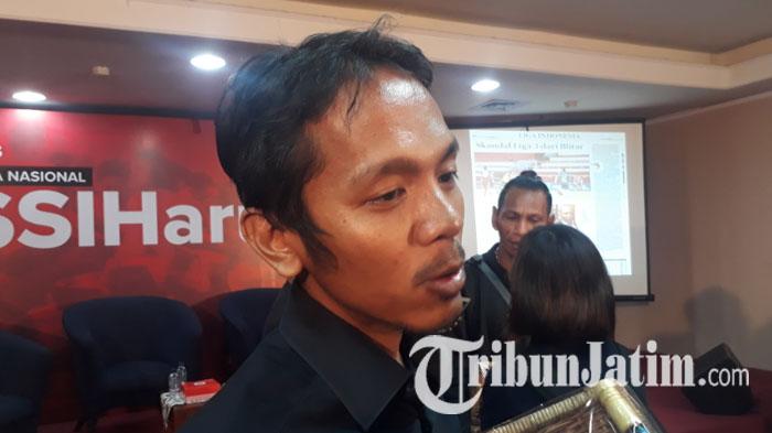 koordinator-save-our-soccer-sos-akmal-marhali-menyebut-klub-di-jatim-rentan-pengaturan-skor.jpg