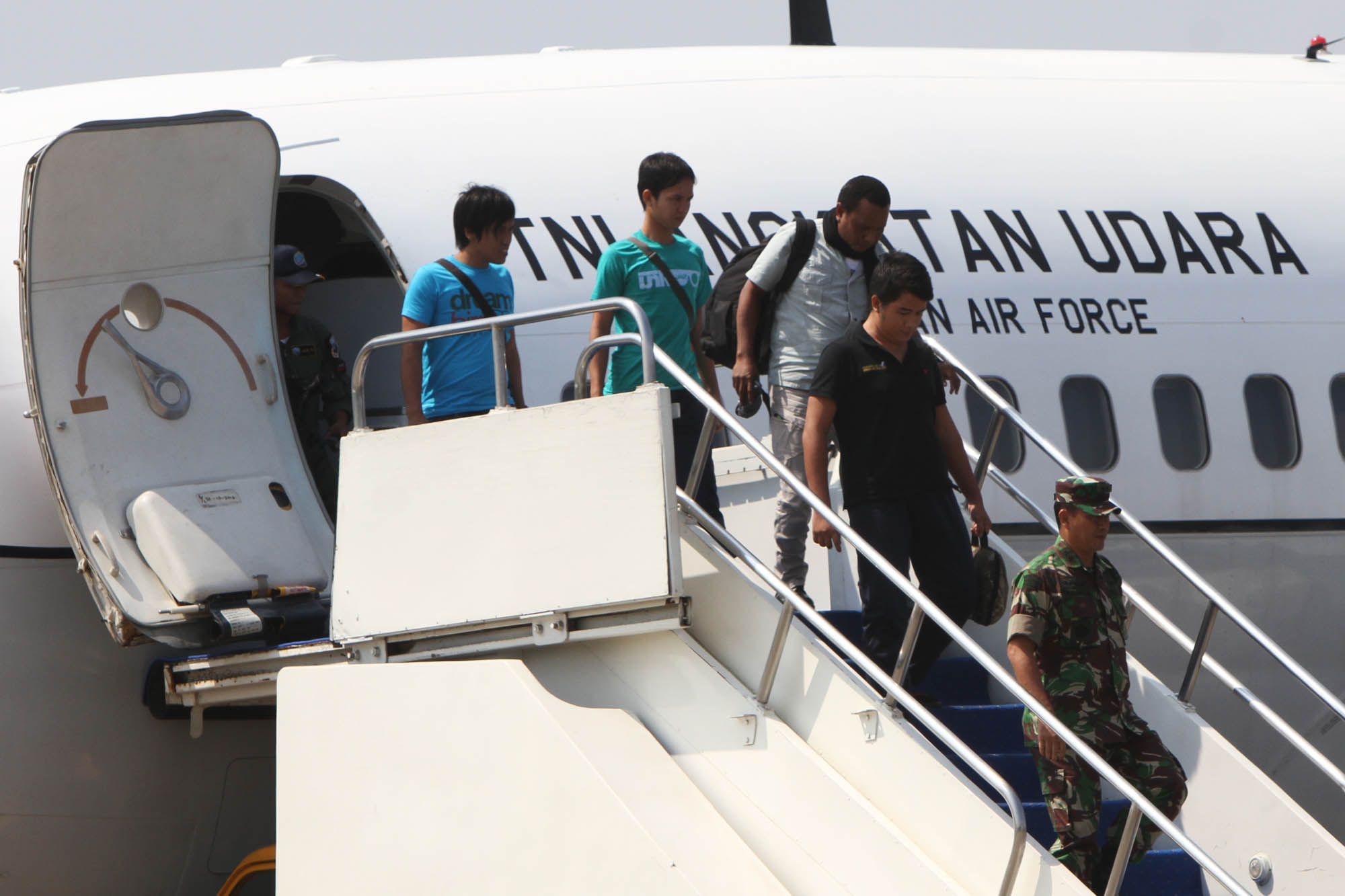 korban-sandera-abu-sayyaf-tiba-di-jakarta_20160513_163906.jpg