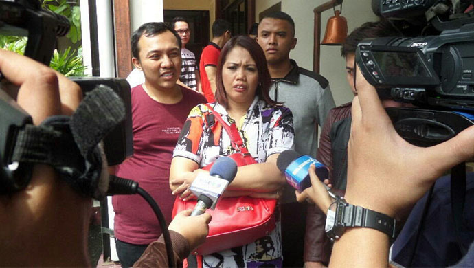 kordinator-penonton-bayaran-alias-alay-elly-sugigi-tengah_20160229_172204.jpg