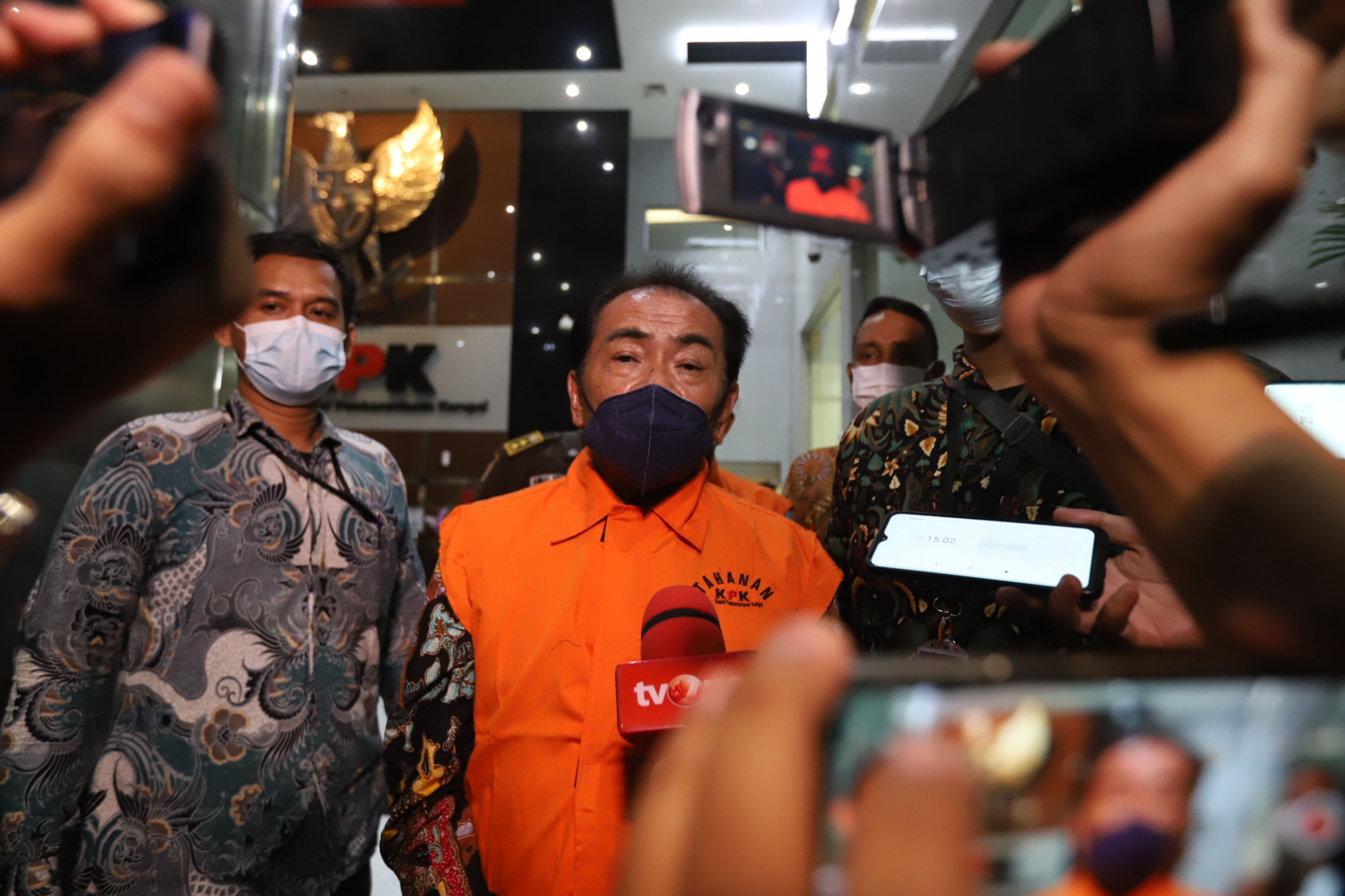 kpk-tahan-bupati-banjarnegara_20210903_231111.jpg