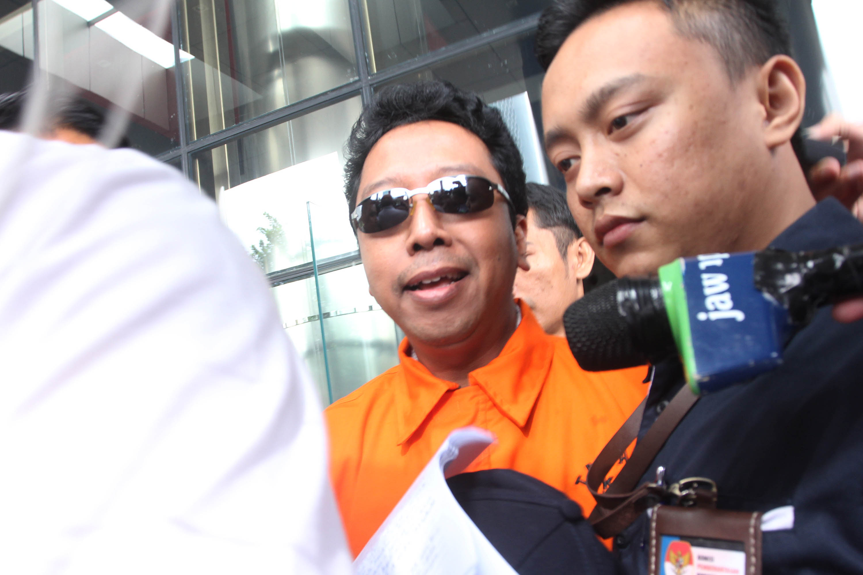 kpk-tahan-romahurmuziy_20190316_143705.jpg