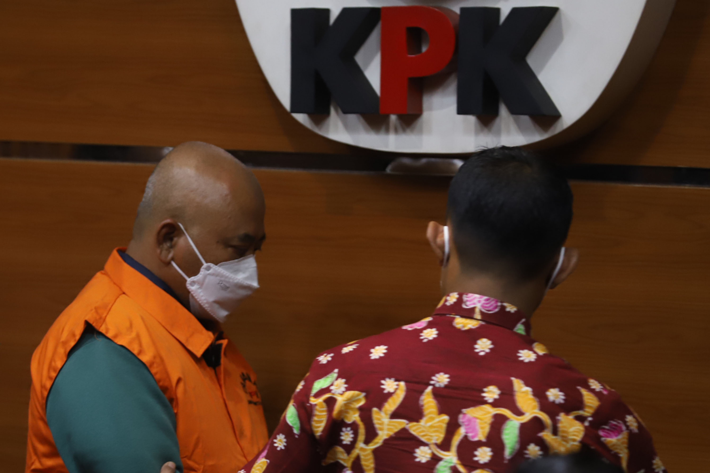 kpk-tetapkan-9-orang-tersangka-termasuk-wali-kota-bekasi_20220106_201931.jpg
