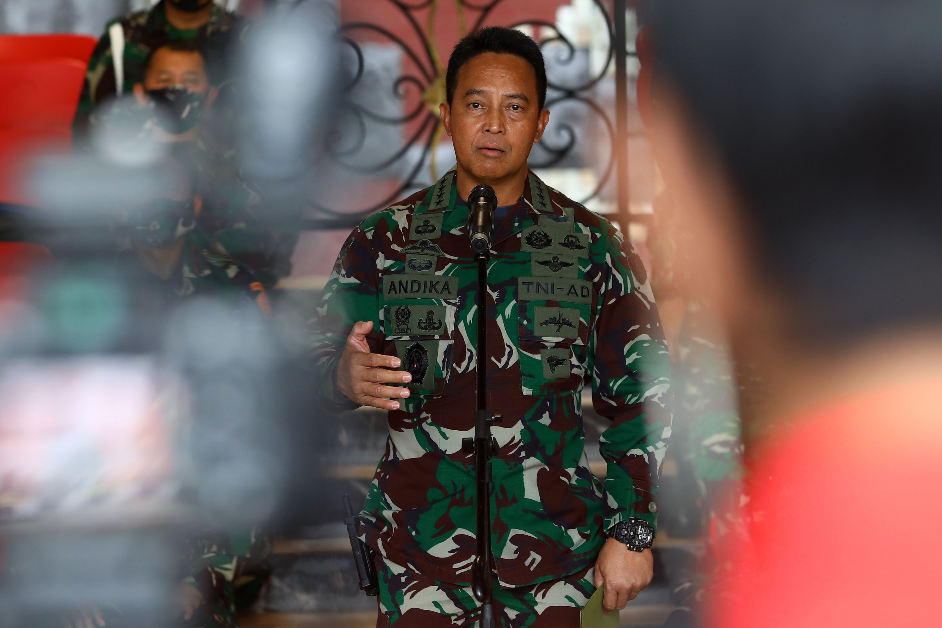 ksad-beri-keterangan-terkait-penyerangan-polsek-ciracas_20200830_165703.jpg