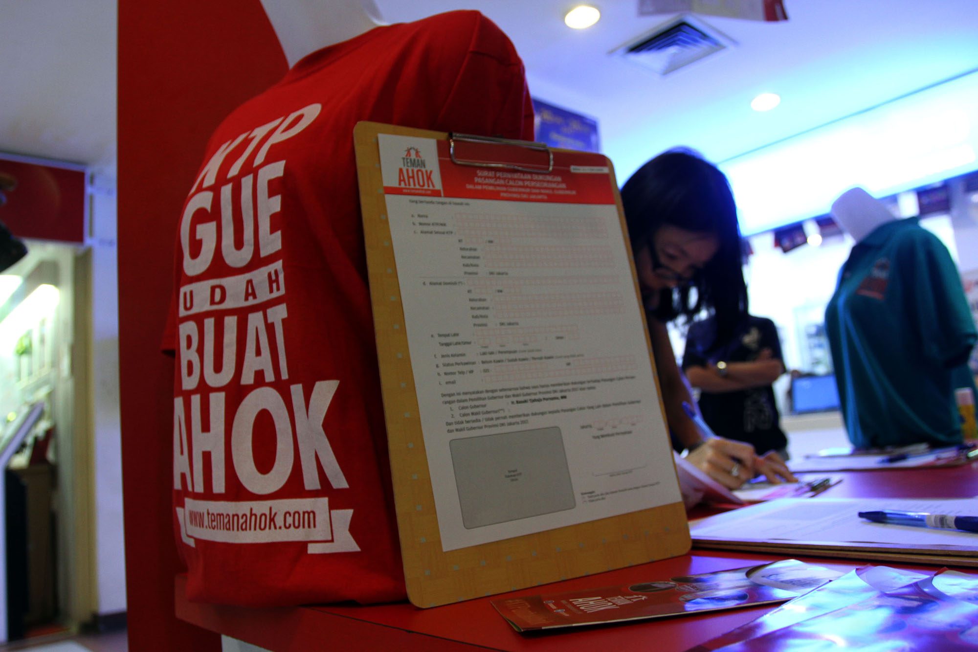 ktp-untuk-ahok_20150725_192006.jpg