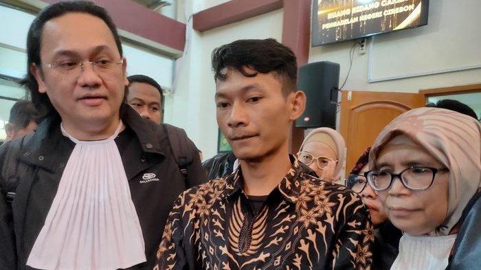 kuasa-hukum-saka-tatal-farhat-abbas-dan-titin-asd-asdf.jpg