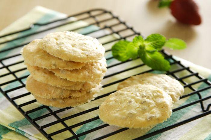 kue-kering-kwaci-almon.jpg