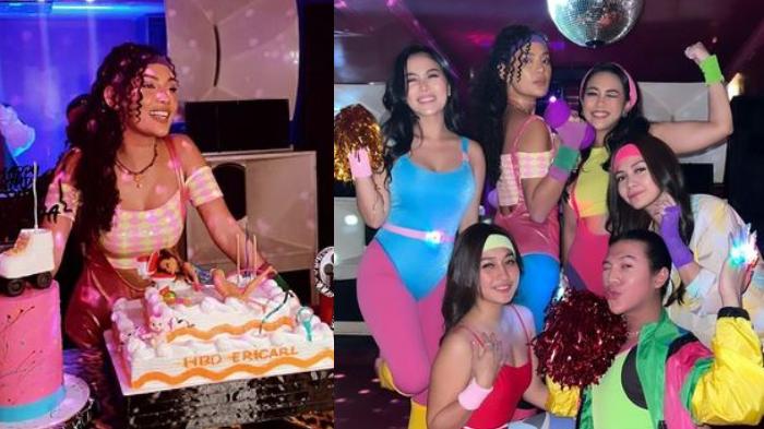 Kaltak uning mushukini korsatdi Kamerasiz onlayn jinsiy aloqa