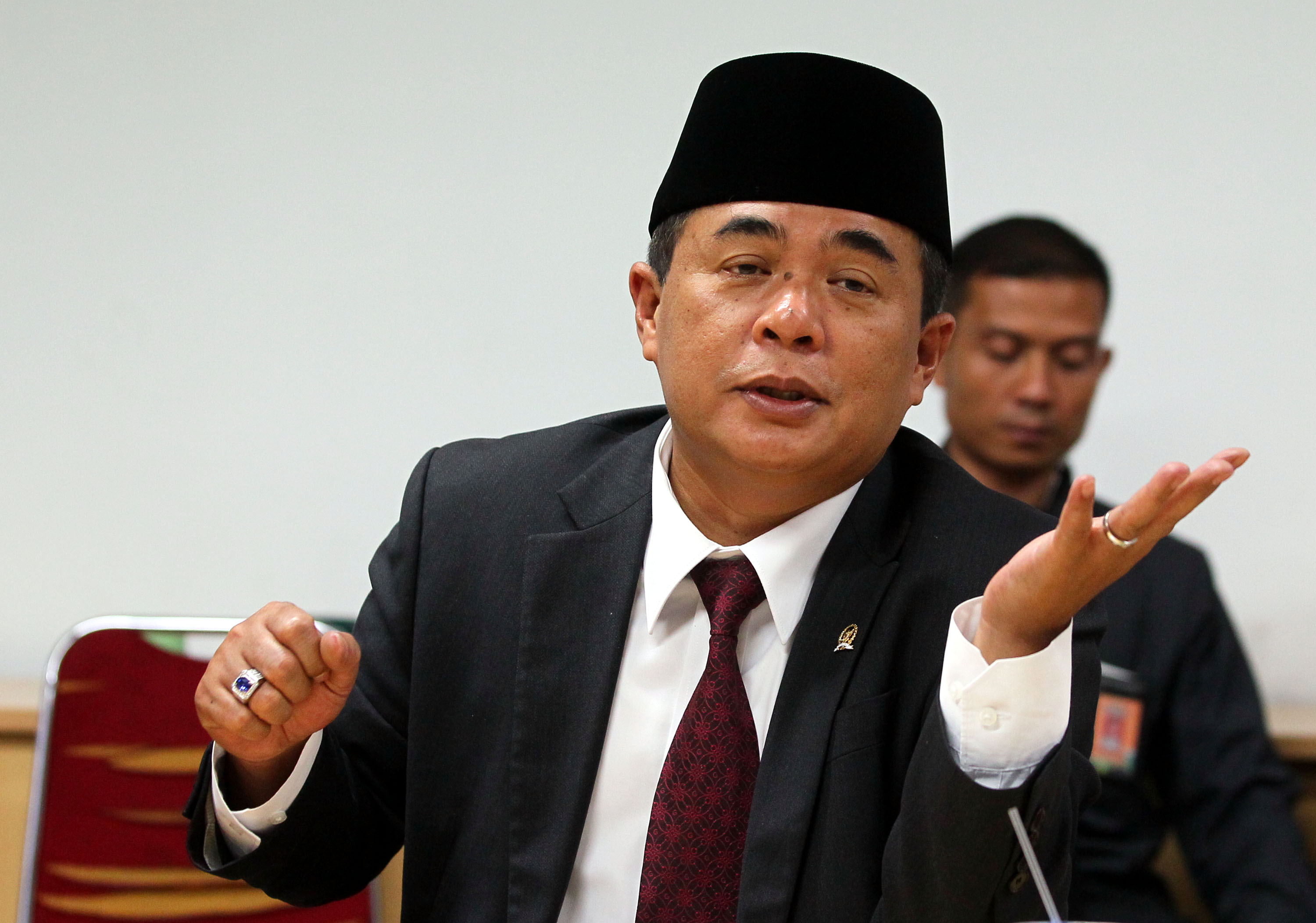 kunjungan-ketua-dpr-ri-ke-tribun_20160822_184910.jpg