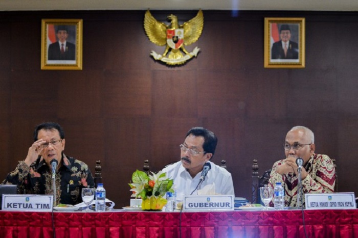 kunjungan-spesifik-tim-komisi-ii-dpr-ri-ke-provinsi-kepulauan-riau_20170423_112440.jpg