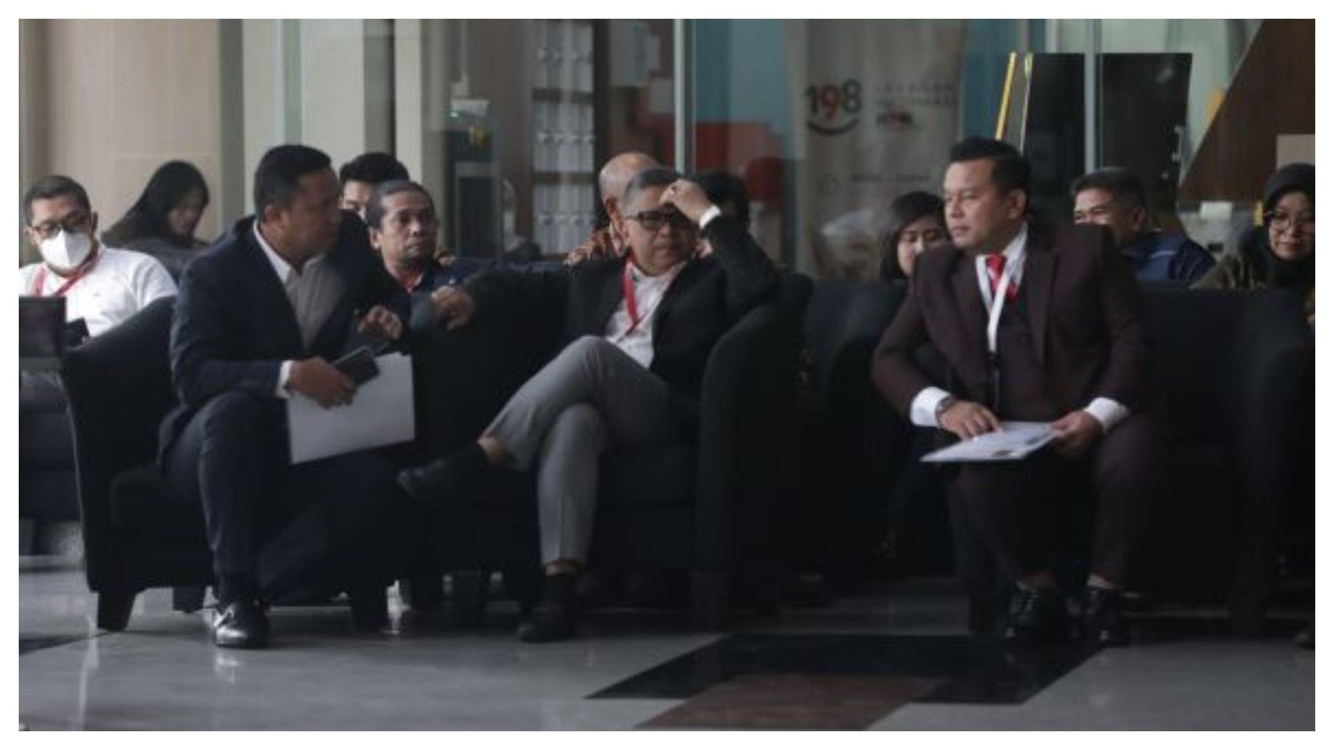 lagi-lagi-hasto-ke-kpk-soal-kereta-api.jpg