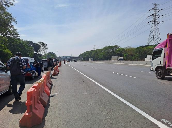 lajur-baru-tol-japek.jpg