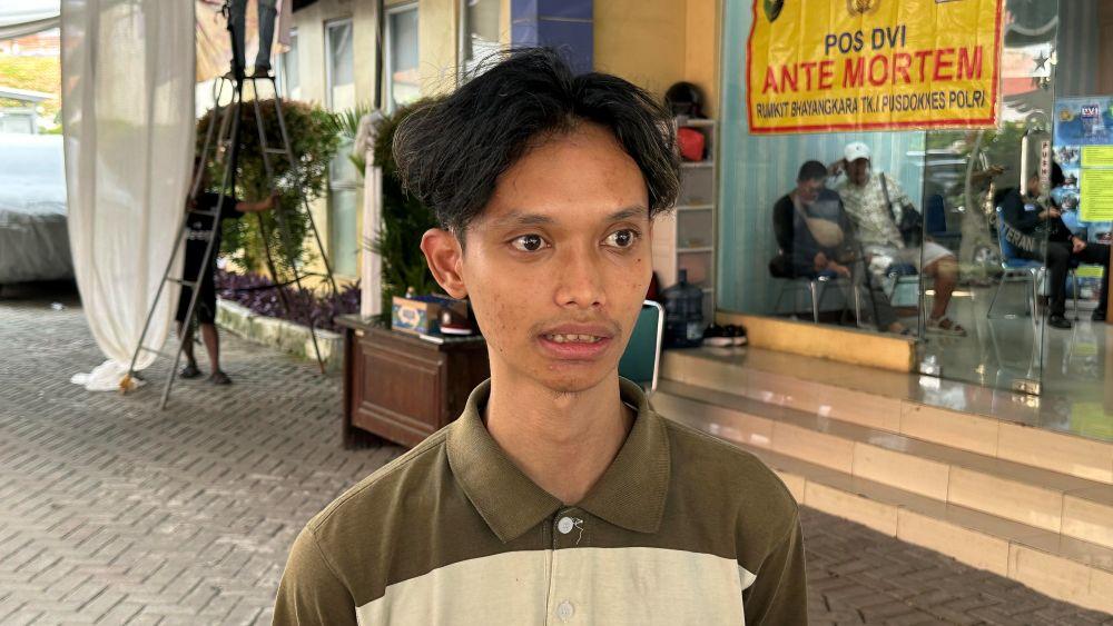 Ponsel Kakaknya Ditemukan di Stasiun Bekasi Timur, Aldiansyah Menanti Kabar dari Pos DVI RS Polri