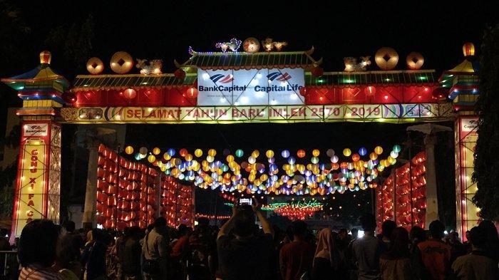 lampion-yang-dipasang-di-kawasan-pasar-gede-solo-jawa-tengah-untuk-menyambut-tahun-baru-imlek.jpg