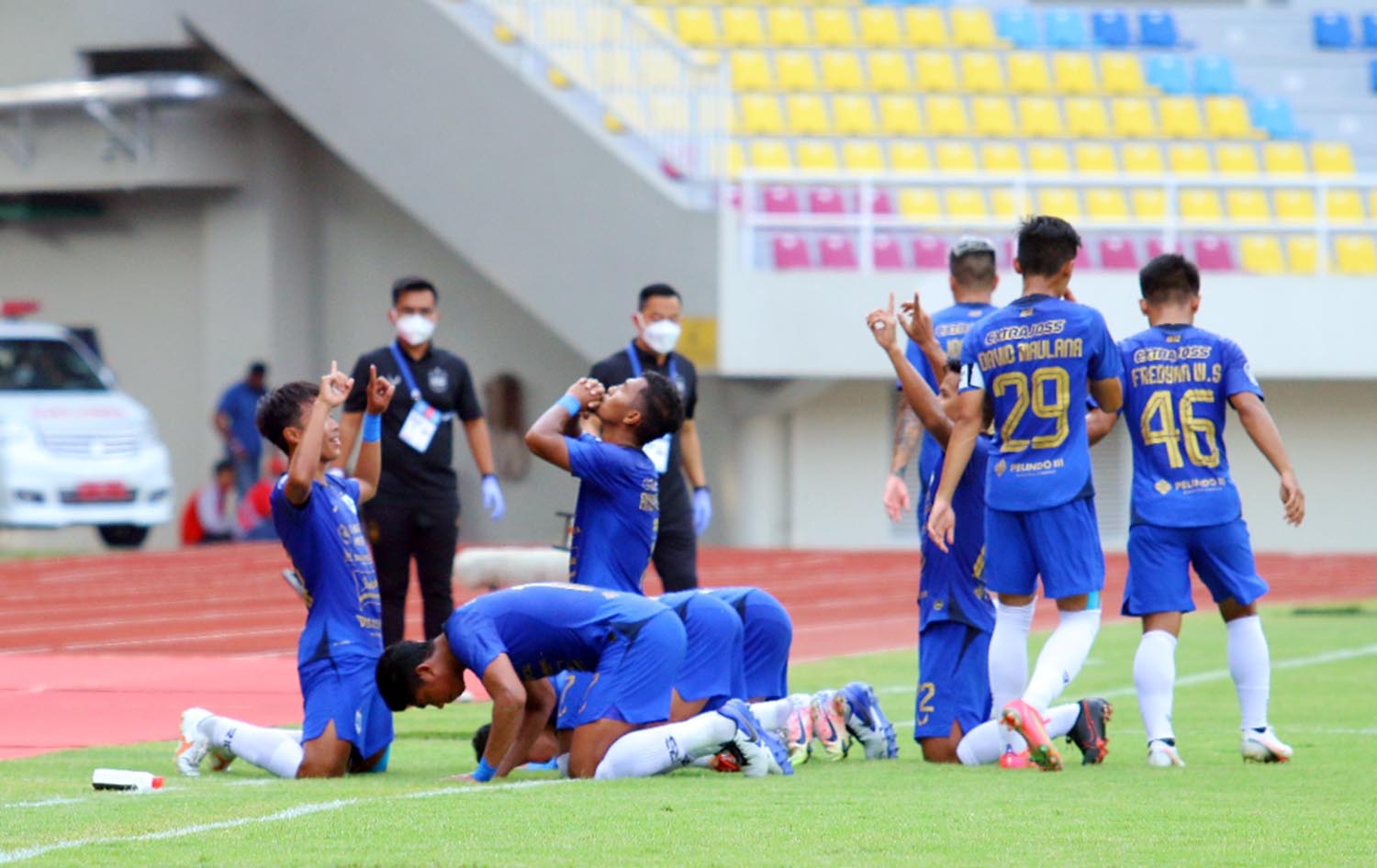 laskar-mahesa-jenar-psis-semarang-pesta-gol-dari-persik-kediri_20211015_193618.jpg