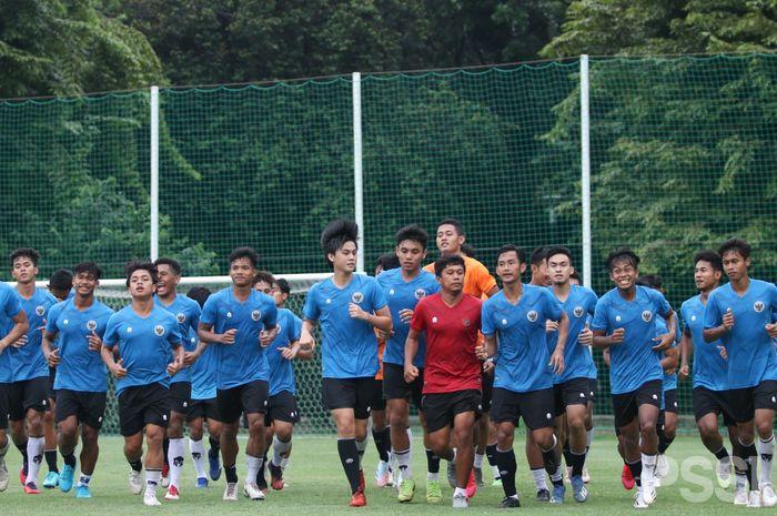 latihan-para-pemain-timnas-u-19-indonesia-2.jpg