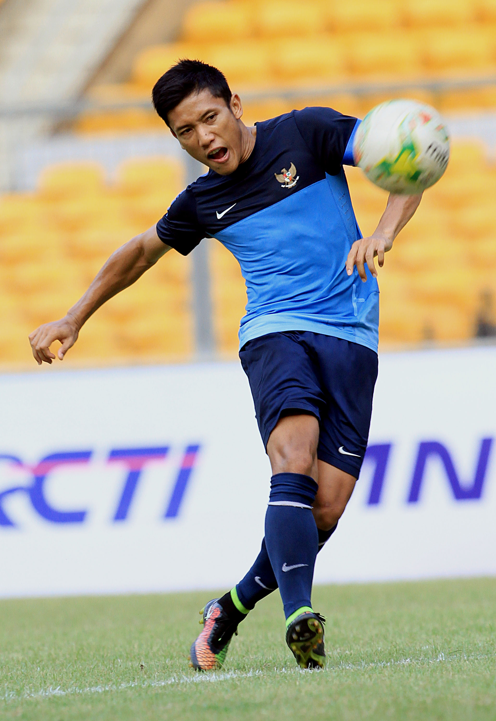 latihan-tim-nasional-indonesia_20141112_212933.jpg