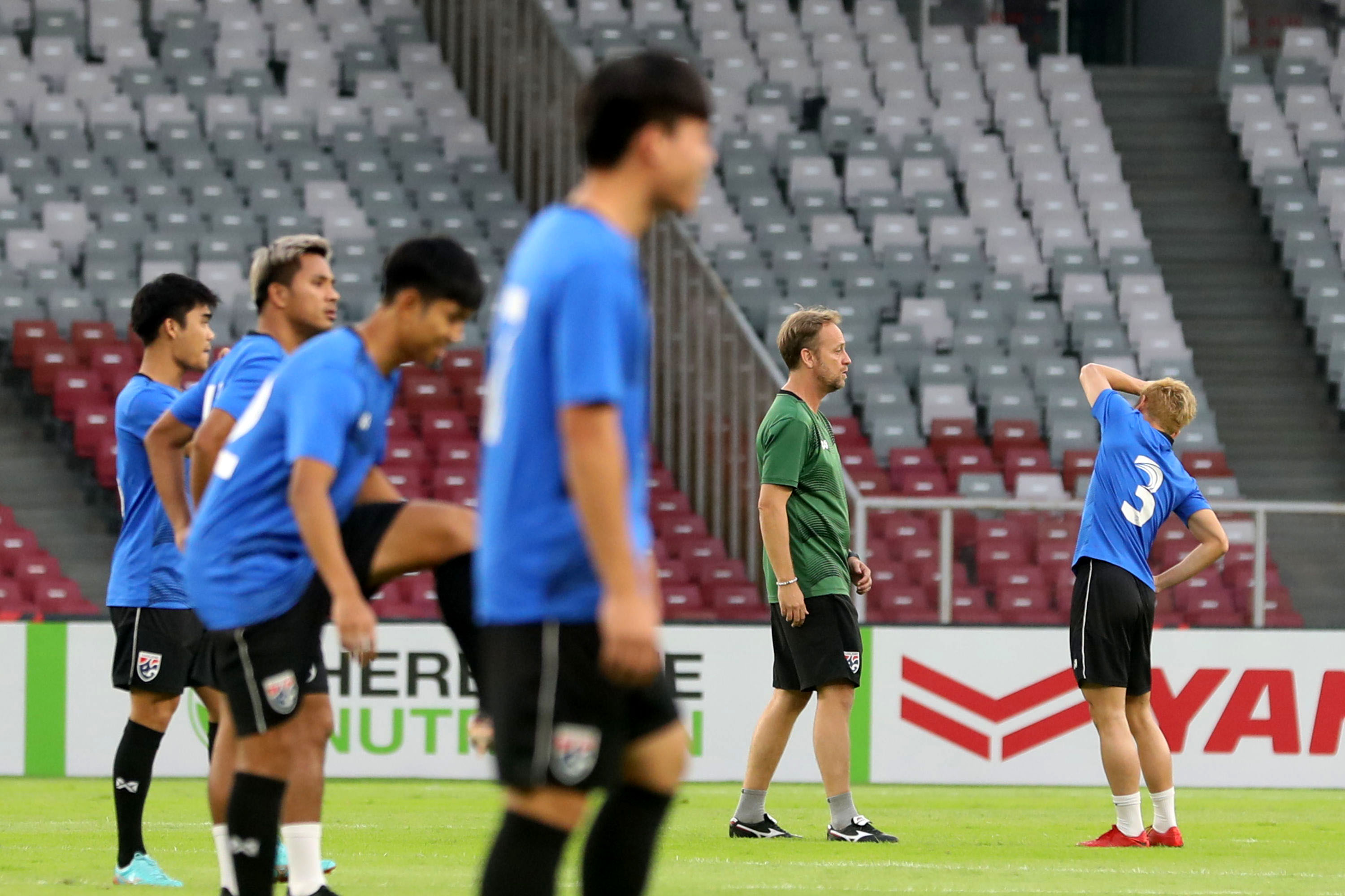 latihan-timnas-thailand-jelang-hadapi-timnas-indonesia_20221228_180910.jpg