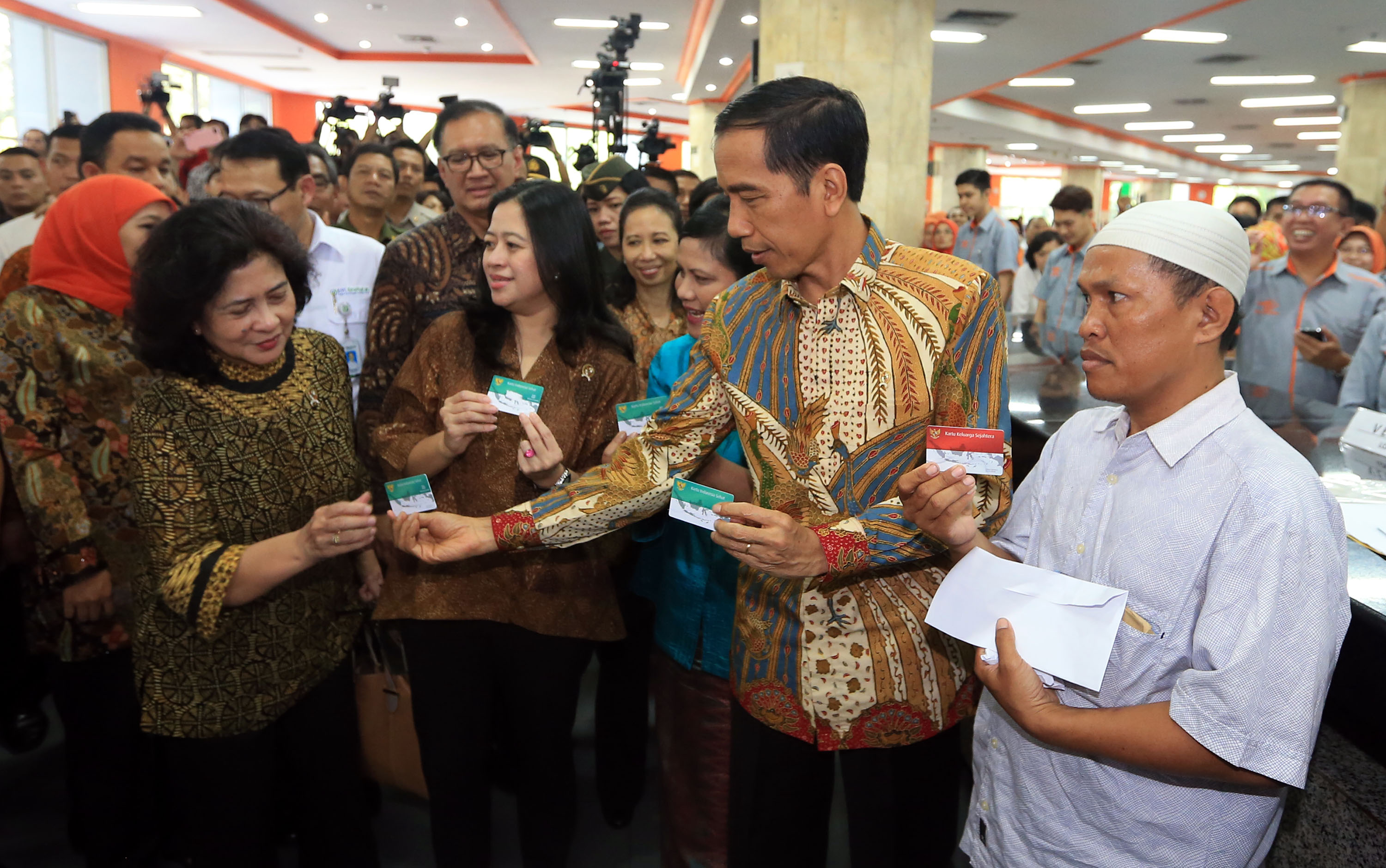 launching-kartu-indonesia-pintar-dan-kartu-indonesia-sehat_20141103_154009.jpg