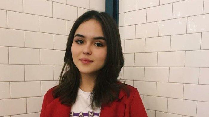 Qattiq eshak Kseniya Strizhenko bilan porno