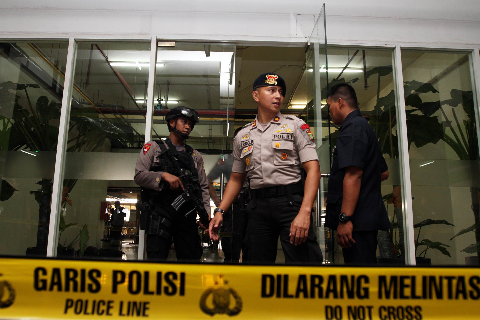 ledakan-bom-di-mal-alam-sutera-tangerang_20151028_190357.jpg