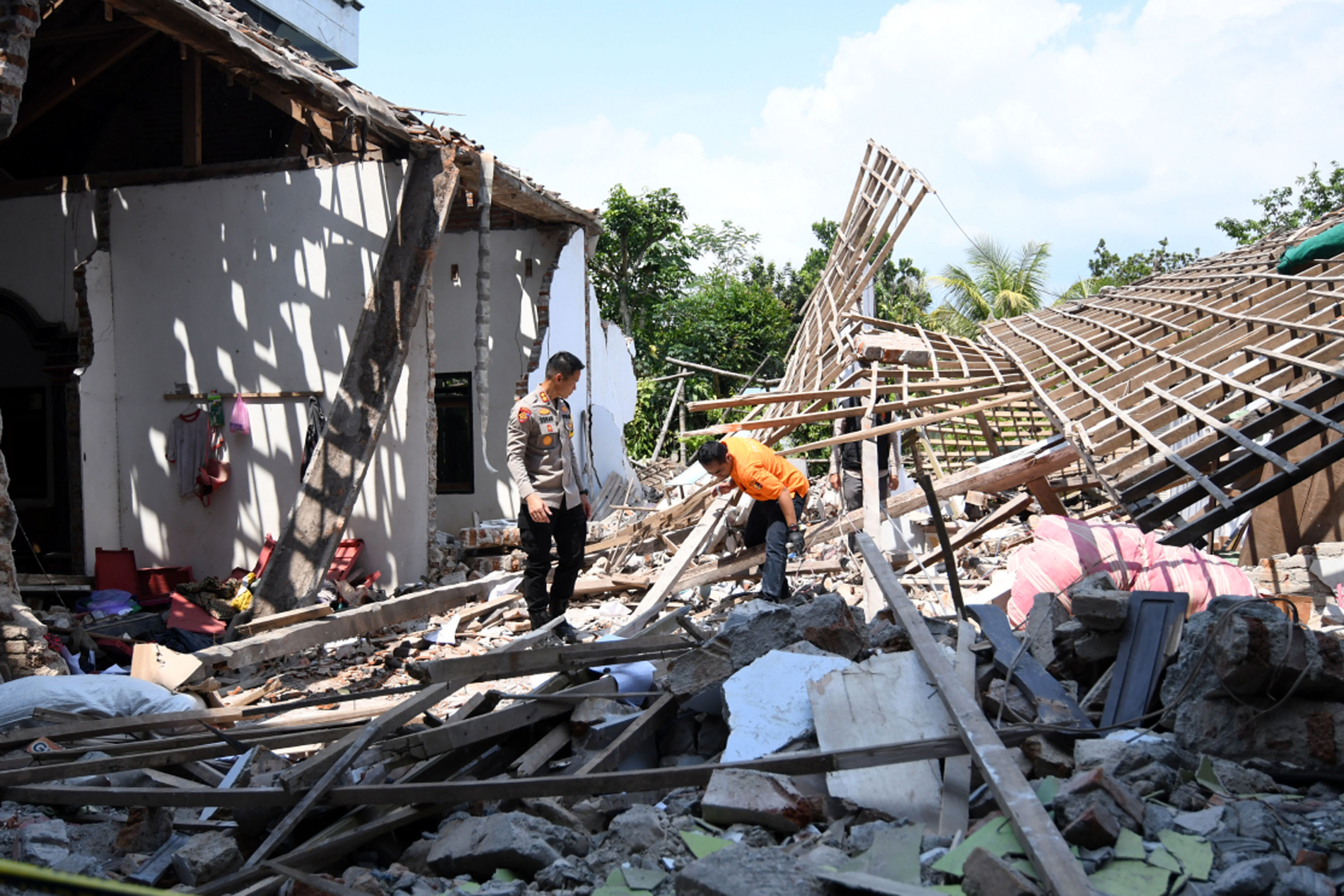 ledakan-diduga-bahan-baku-petasan-tewaskan-satu-orang_20230312_180316.jpg