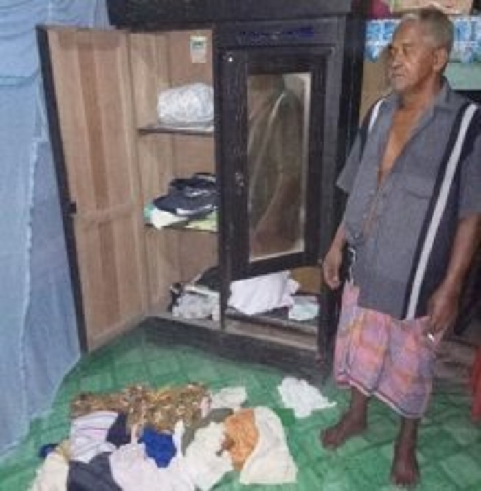 lemari-milik-nurbaiti-yang-sempat-diobrak-abrik-perampok_20170728_195045.jpg