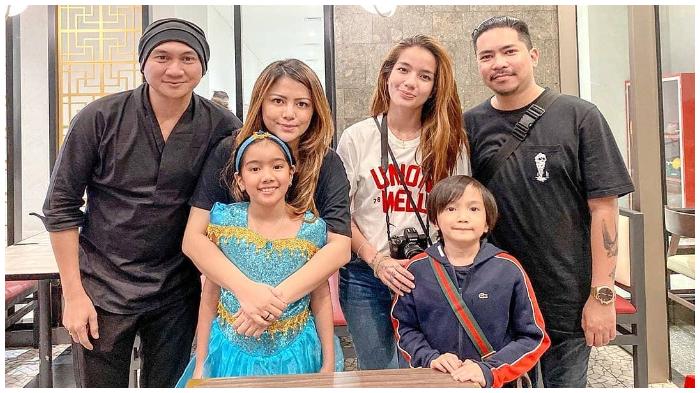 Ufadagi qizlar seks videolarini kormoqda Er xotini fohisha porno