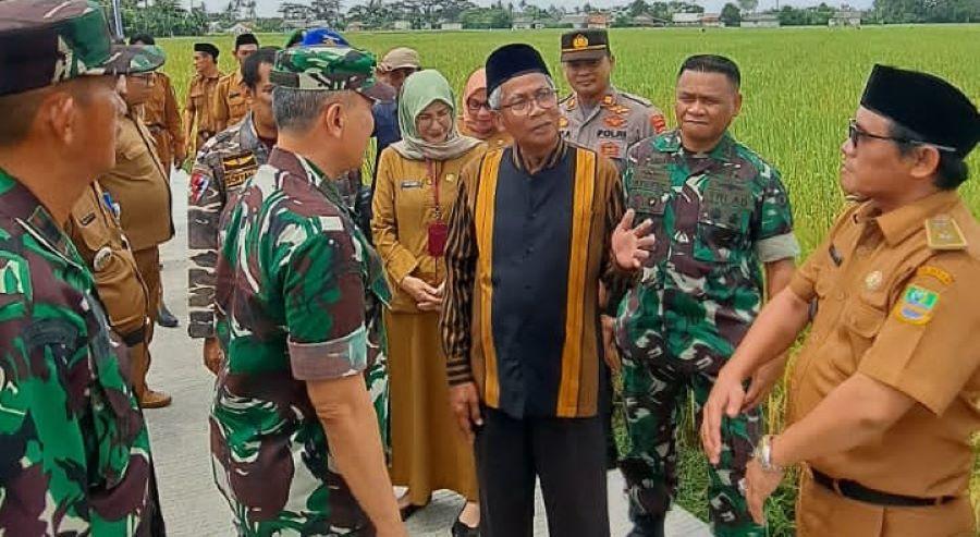 letjen-tni-afini-boer-tinjau-pelaksanaan-tmmd-ke-115-di-wilayah-kodim-0509kab-bekasi.jpg