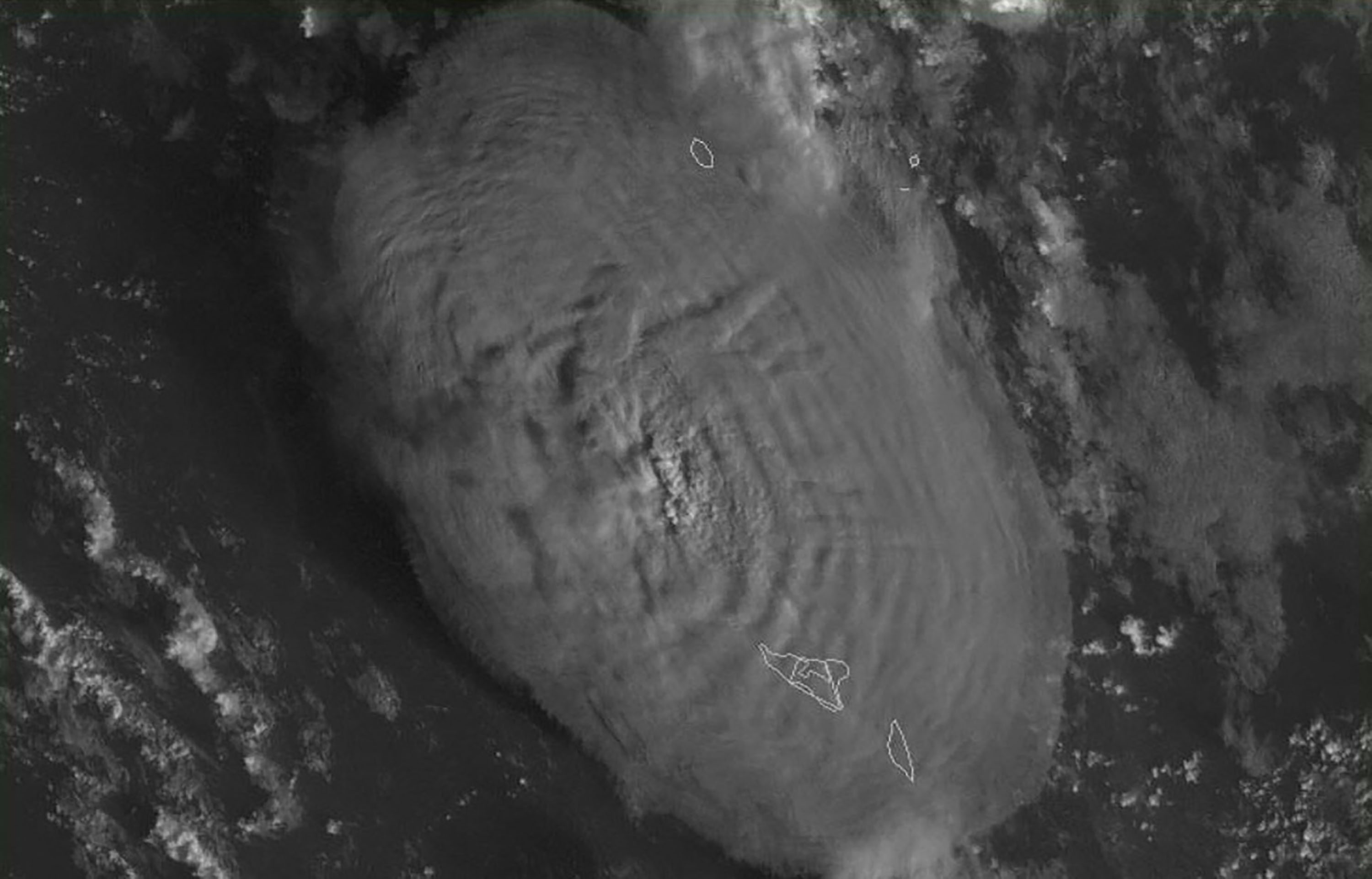 letusan-dahsyat-gunung-berapi-bawah-laut-tonga_20220118_140743.jpg