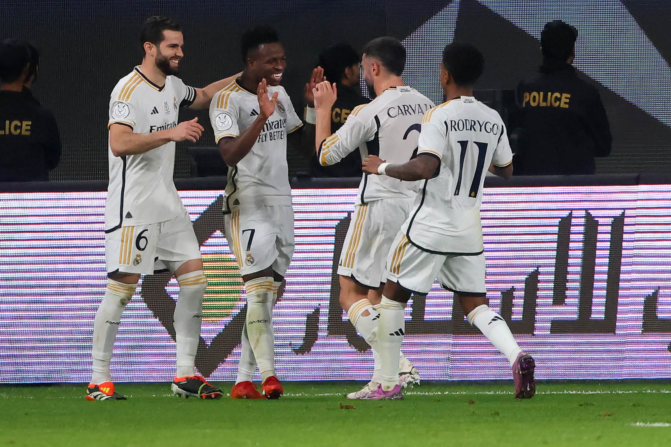 libas-barcelona-real-madrid-juara-piala-super-spanyol_20240115_123147.jpg
