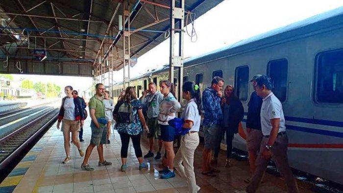 libur-natal-dan-tahun-baru-2019-pt-kai-daop-vii-tambah-sepuluh-perjalanan-ka.jpg
