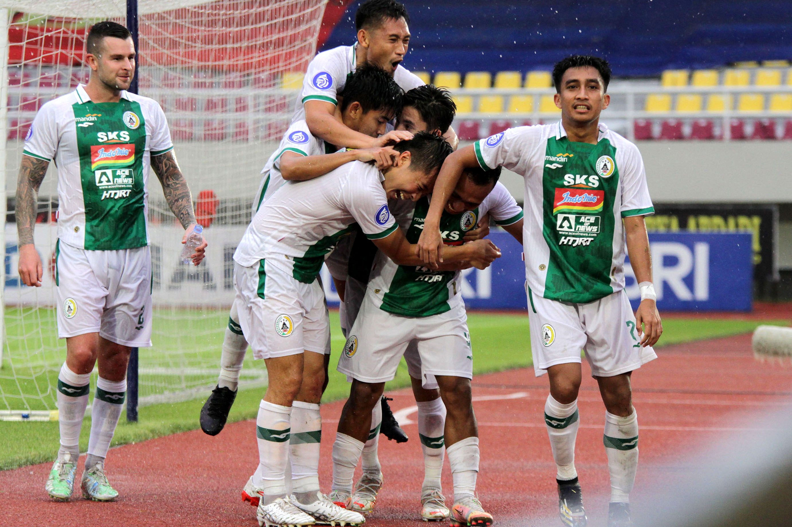 liga-1-borneo-fc-takluk-1-2-dari-pss-sleman_20211102_001502.jpg