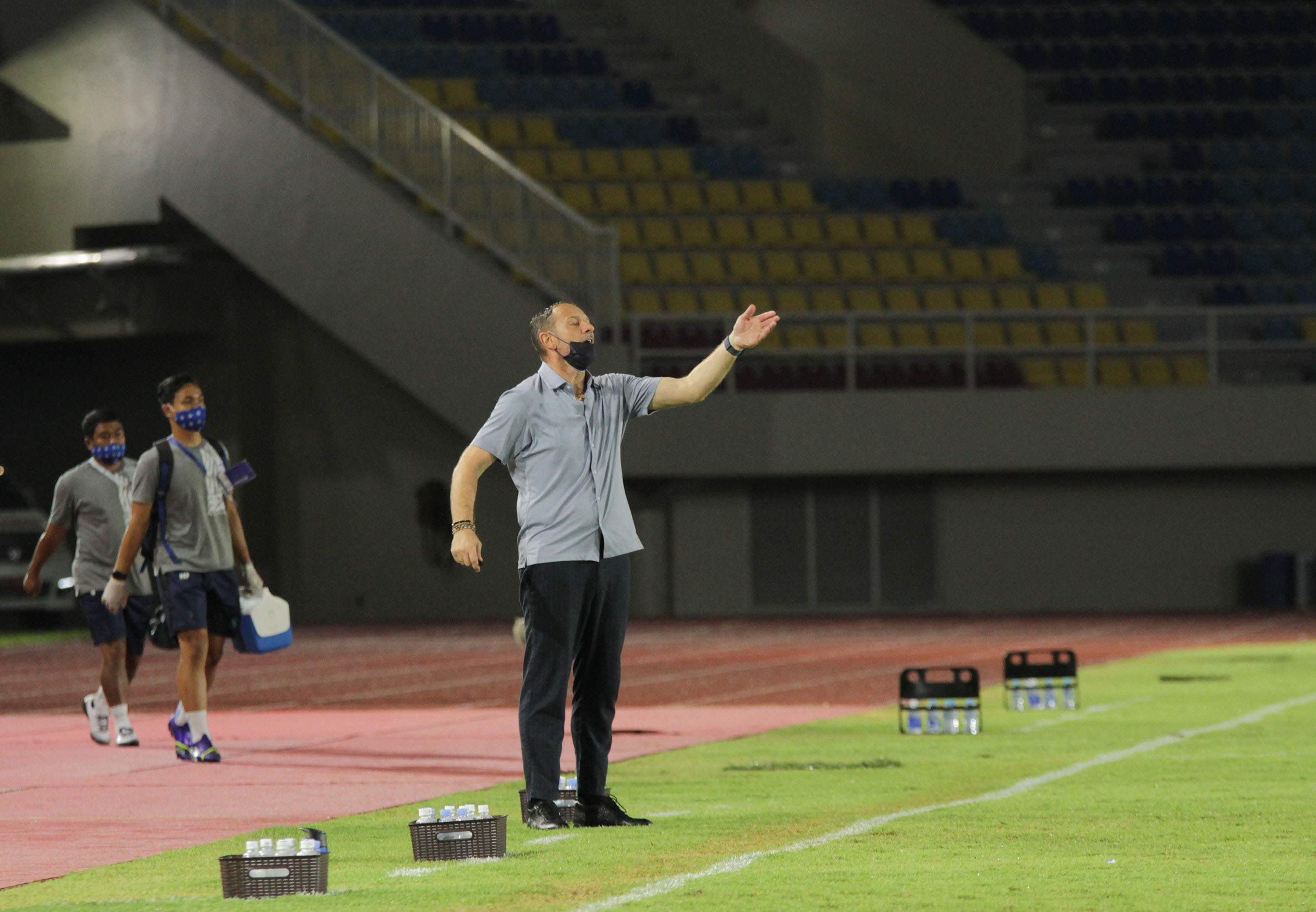 liga-1-persib-bandung-bekuk-pss-sleman-4-2_20211023_122247.jpg