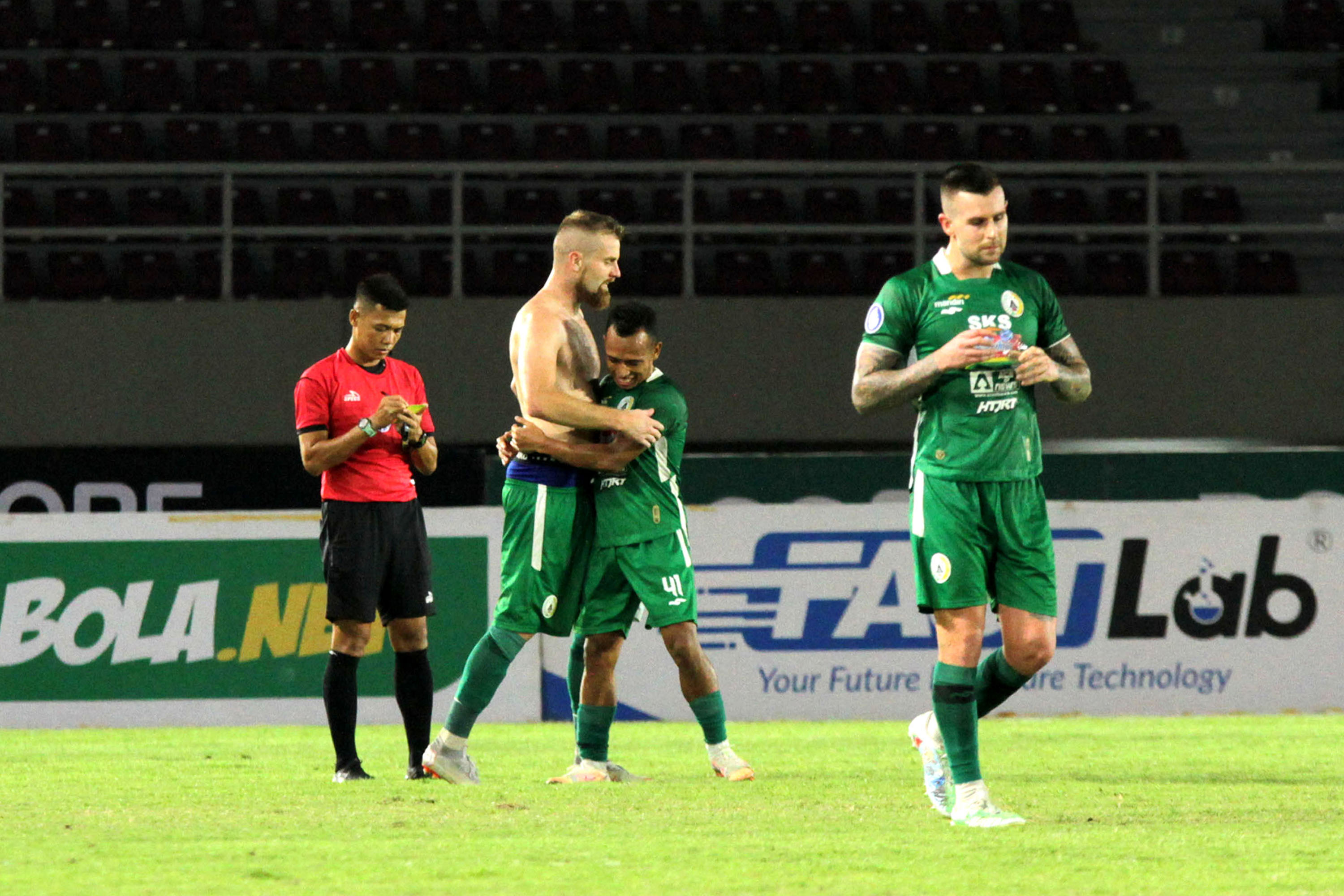 liga-1-pss-sleman-vs-persikabo-1973-super-elja-menang-3-2_20211108_153126.jpg