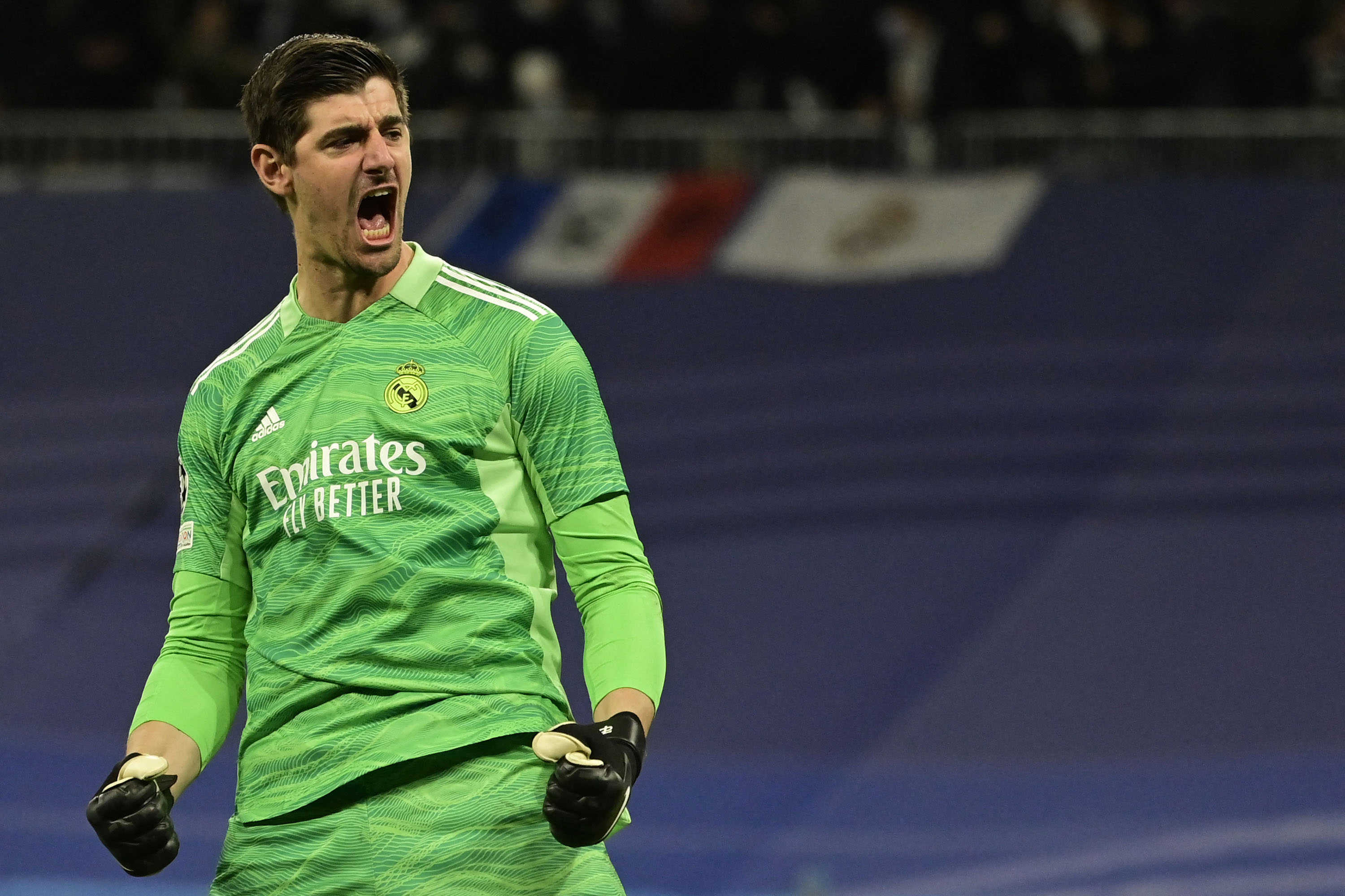 liga-champions-benzema-hattrick-real-madrid-kandaskan-psg_20220311_071237.jpg