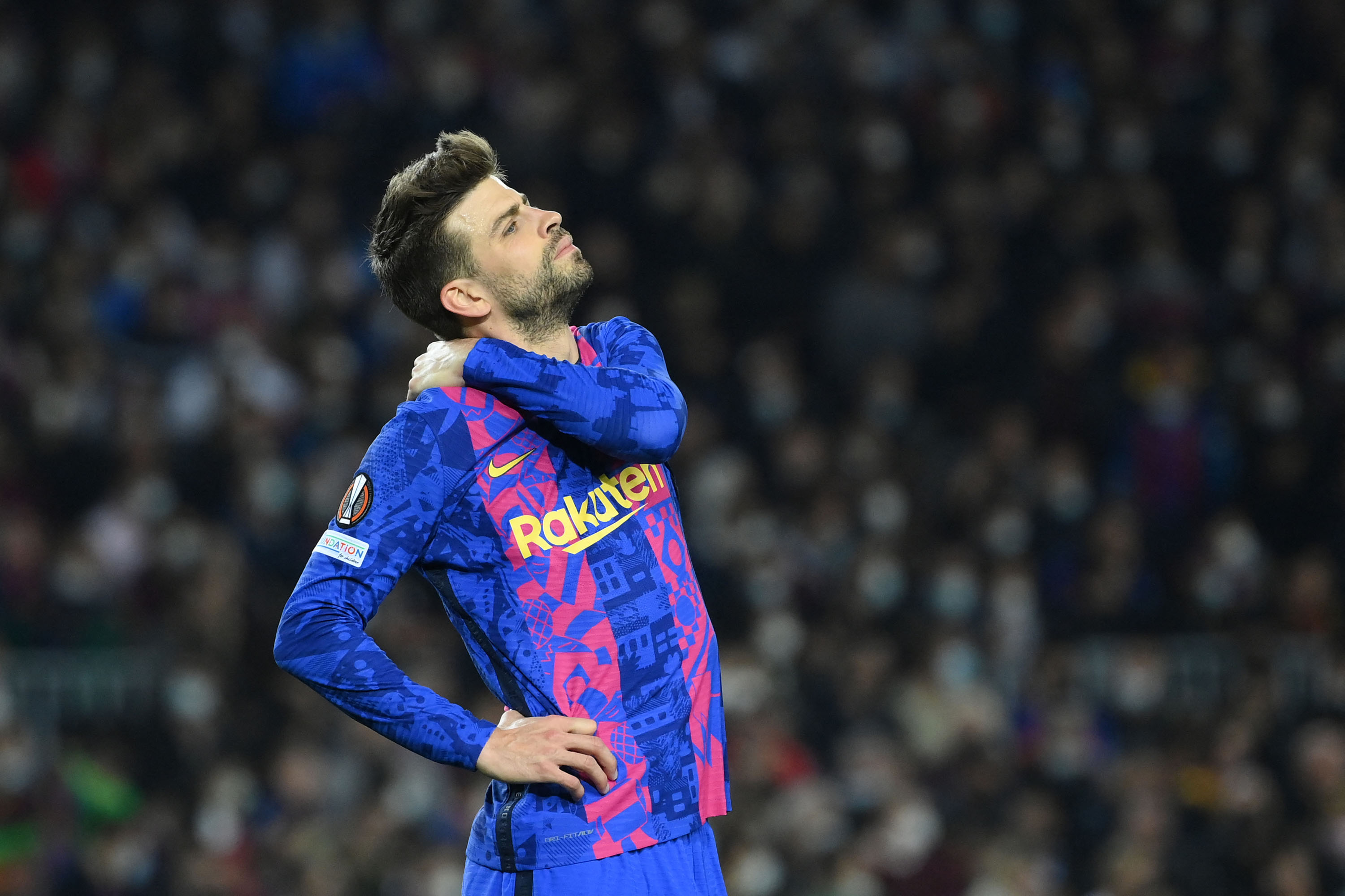 liga-europa-barcelona-ditahan-imbang-napoli-1-1_20220218_075502.jpg