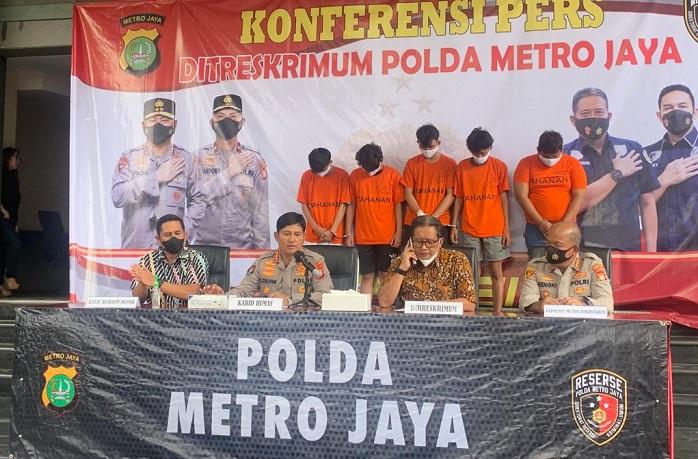 lima-tersangka-anggota-gangster-yang-menyerang-sekelompok-warga-di-depok.jpg