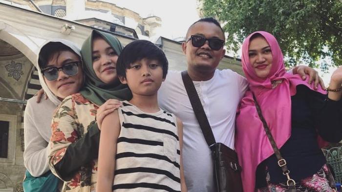 lina-zubaedah-sule-putri-delina-rizky-febian-ferdinand.jpg