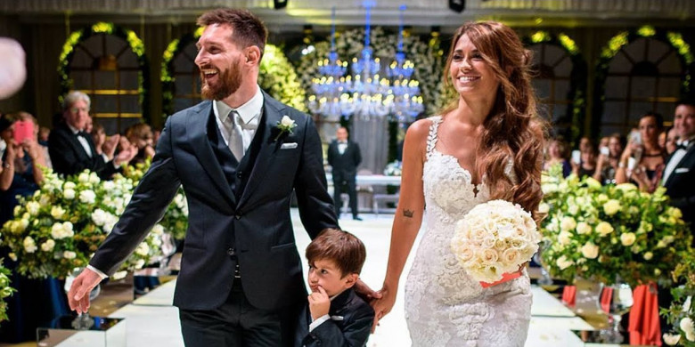 lionel-messi-dan-antonella-roccuzzo_20171011_161436.jpg