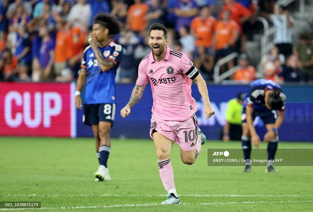 lionel-messi-dari-inter-miami-cf-merayakan-setelah-rekan-setimnya-leonardo-campana.jpg