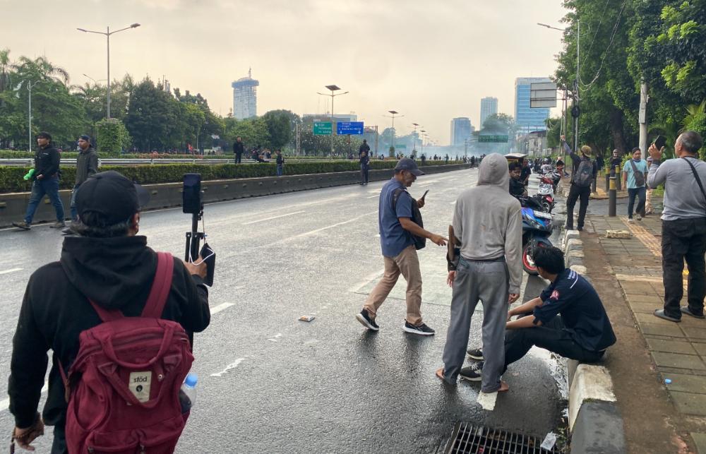 live-tiktok-saat-demo-dpr.jpg