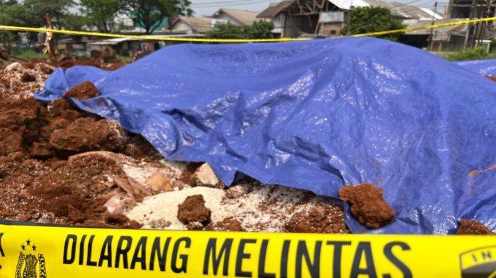 lokasi-dugaan-penimbunan-sembako-bantuan-presiden-di-lapangan-ksu-sukmajaya.jpg
