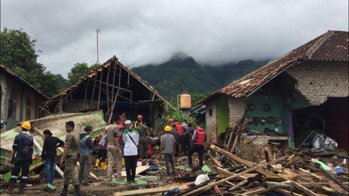 lokasi-terparah-terdampak-tsunami-di-lampung.jpg