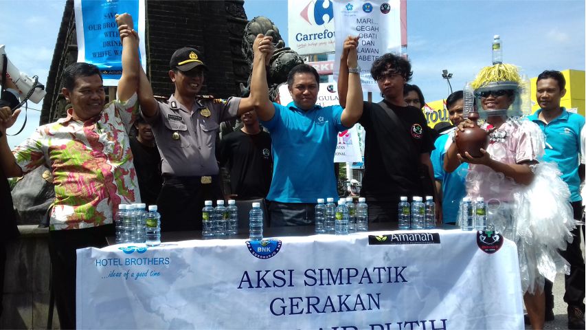 lomba-minum-air-putih_20161112_140821.jpg