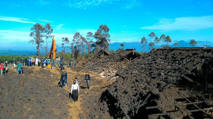 longsor-pangalengan_20150506_165835.jpg