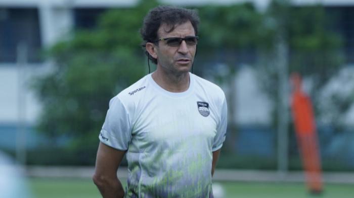 luis-milla-pra-musim-persib.jpg